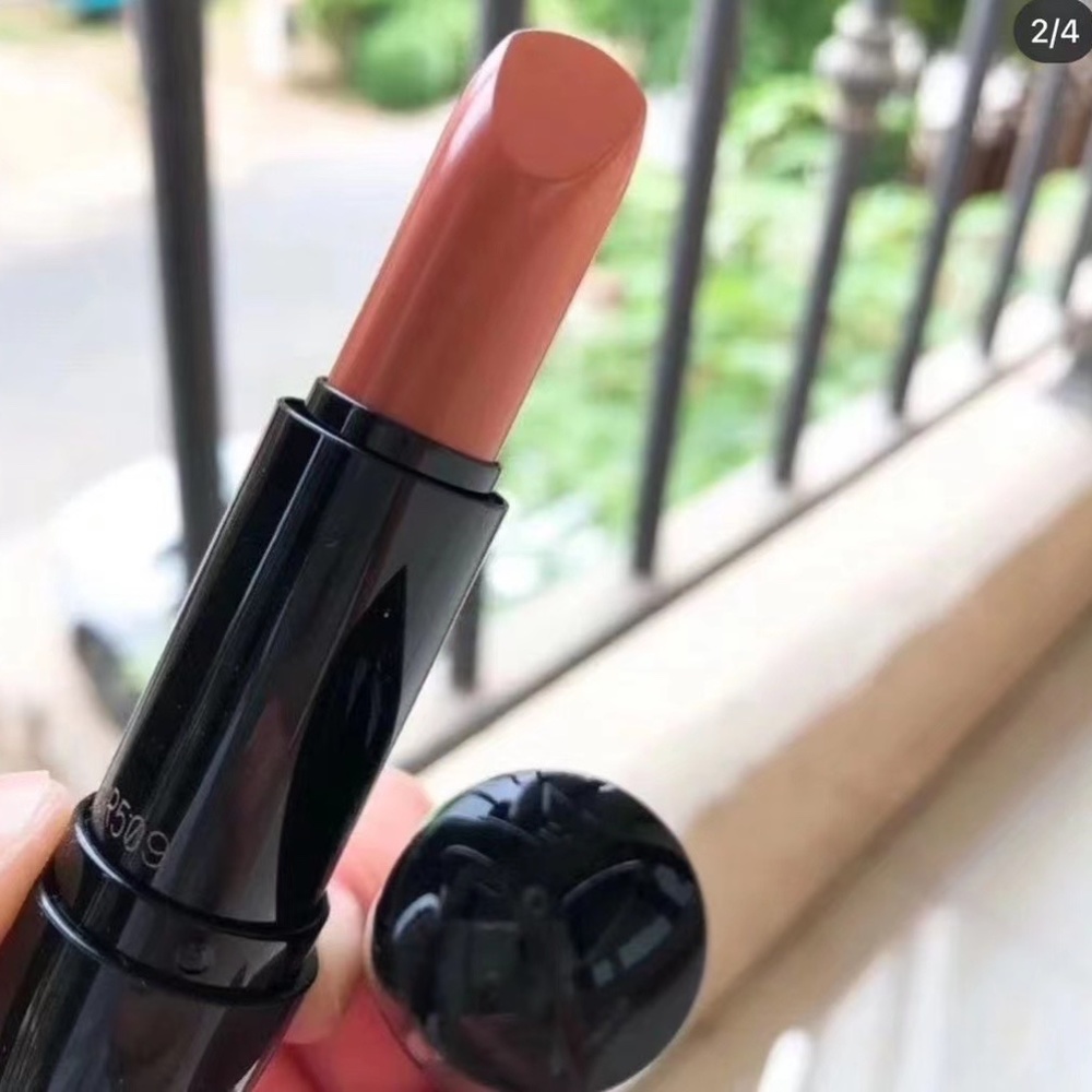 Lancome Color Design Cream Lipstick （ Natural beauty126）